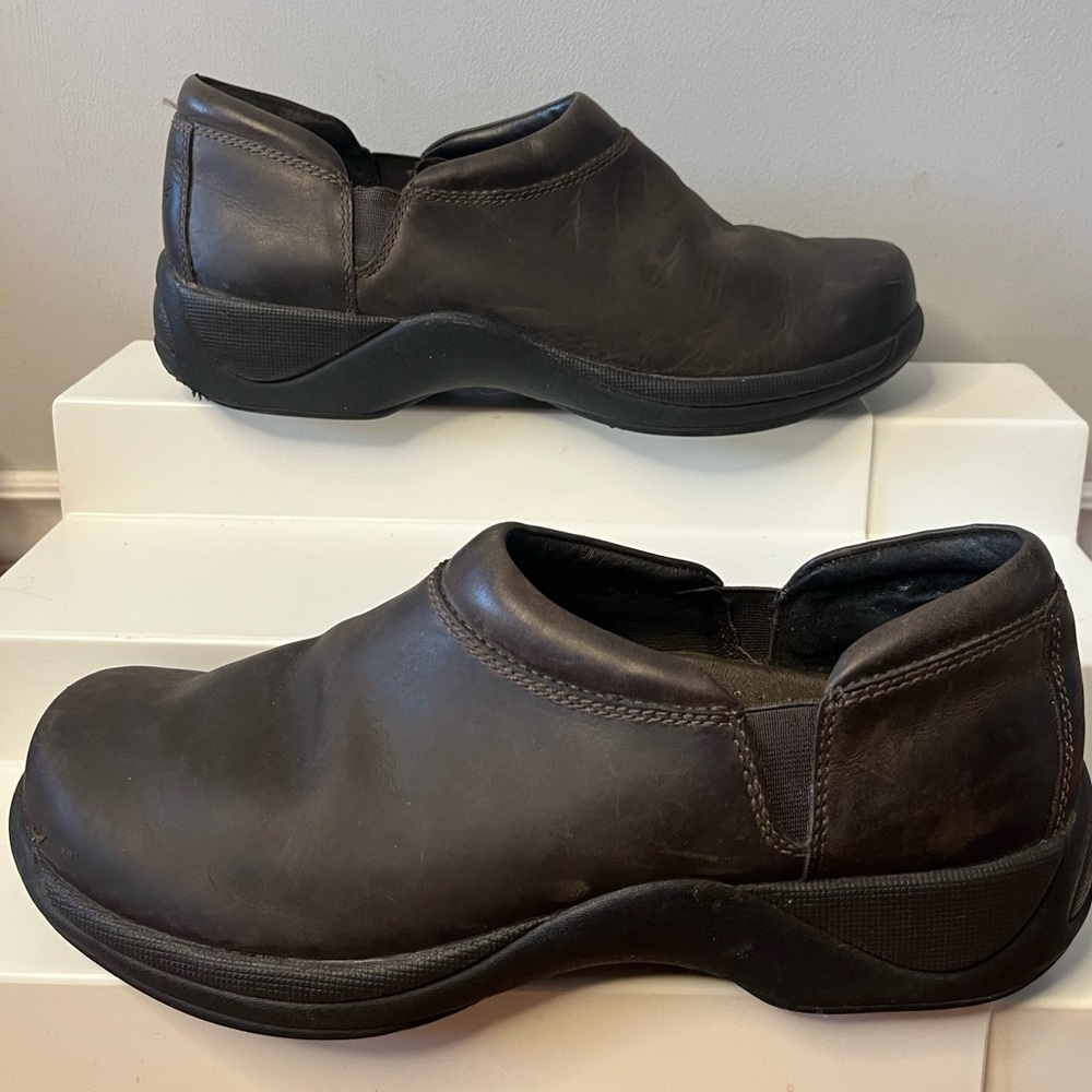 Dansko Brown Learher Shoes!